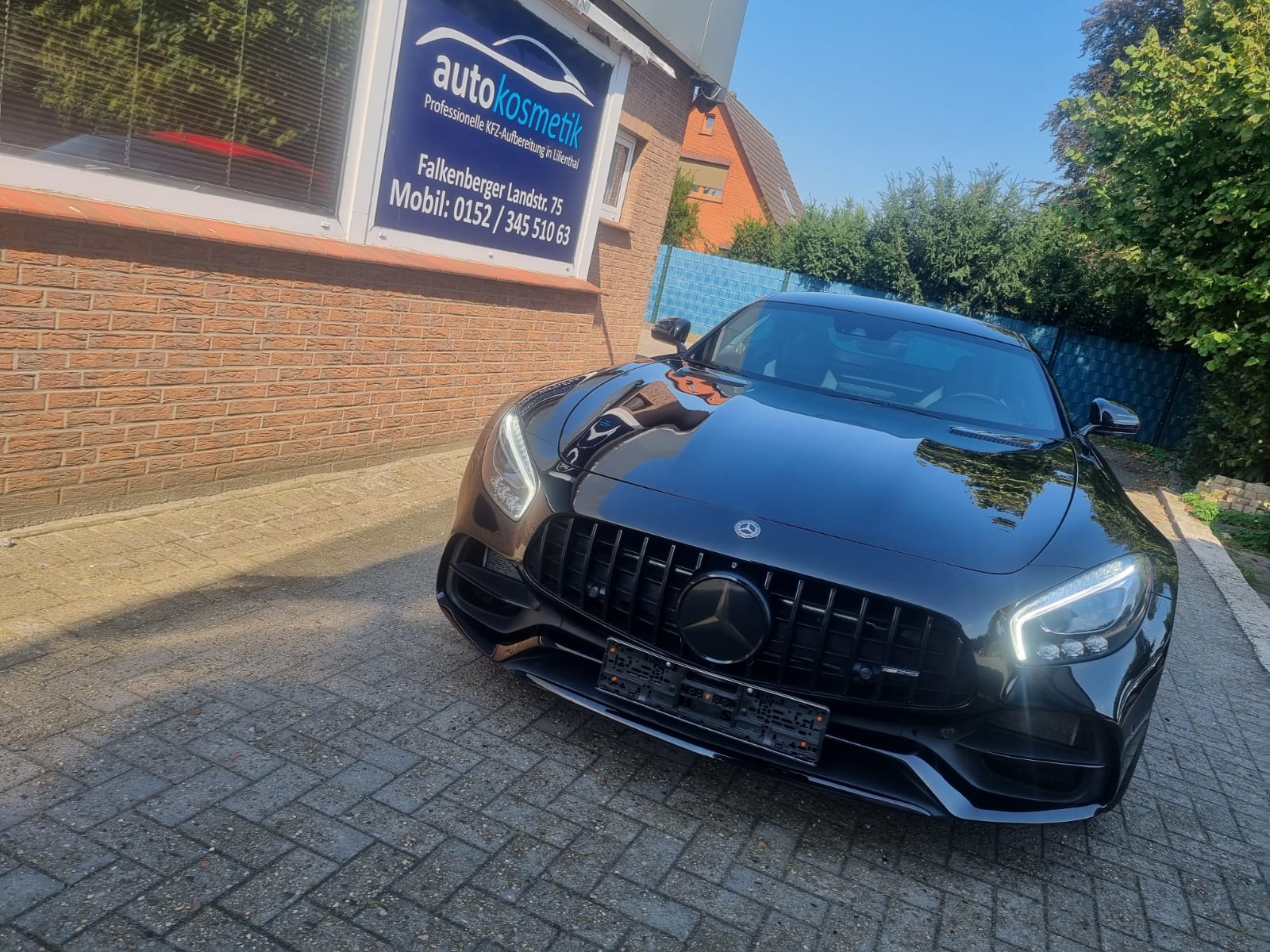 Mercedes-AMG GT schwarz – Frontansicht nach Komplettaufbereitung