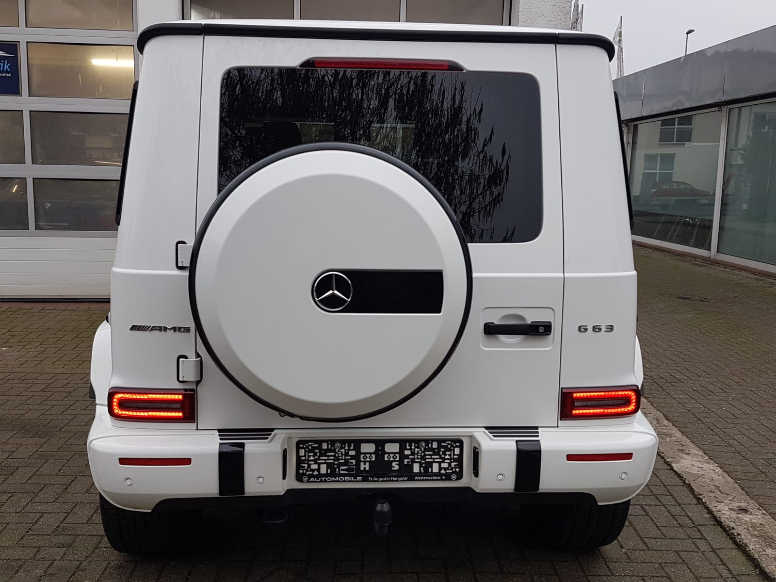 Mercedes-AMG G 63 weiß – Heckansicht nach Aufbereitung