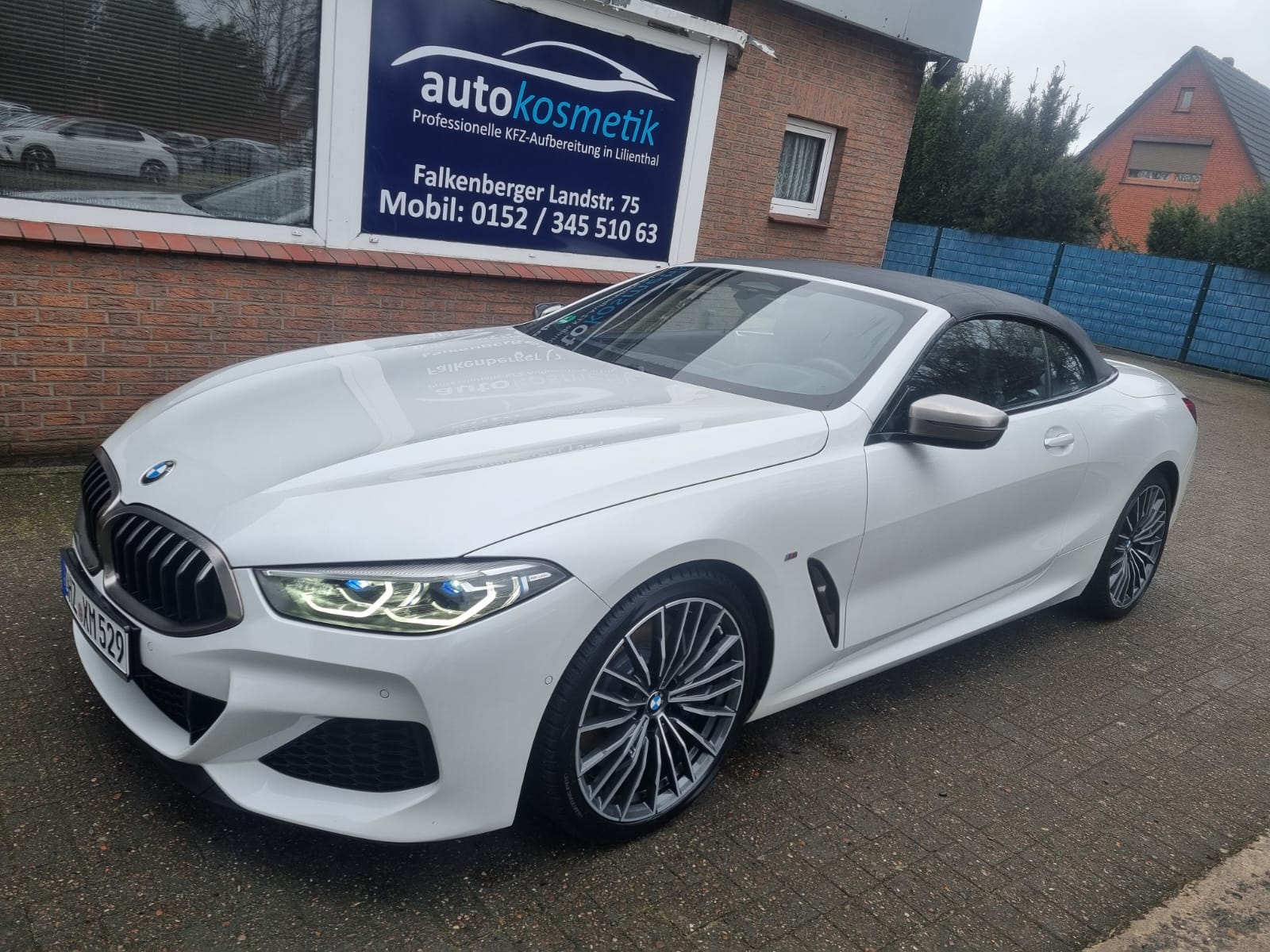 BMW M850i Cabrio weiß – Frontansicht nach Aufbereitung